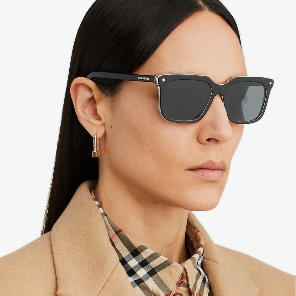 NWT: Burberry Black Sunglasses - Picture 3 of 9